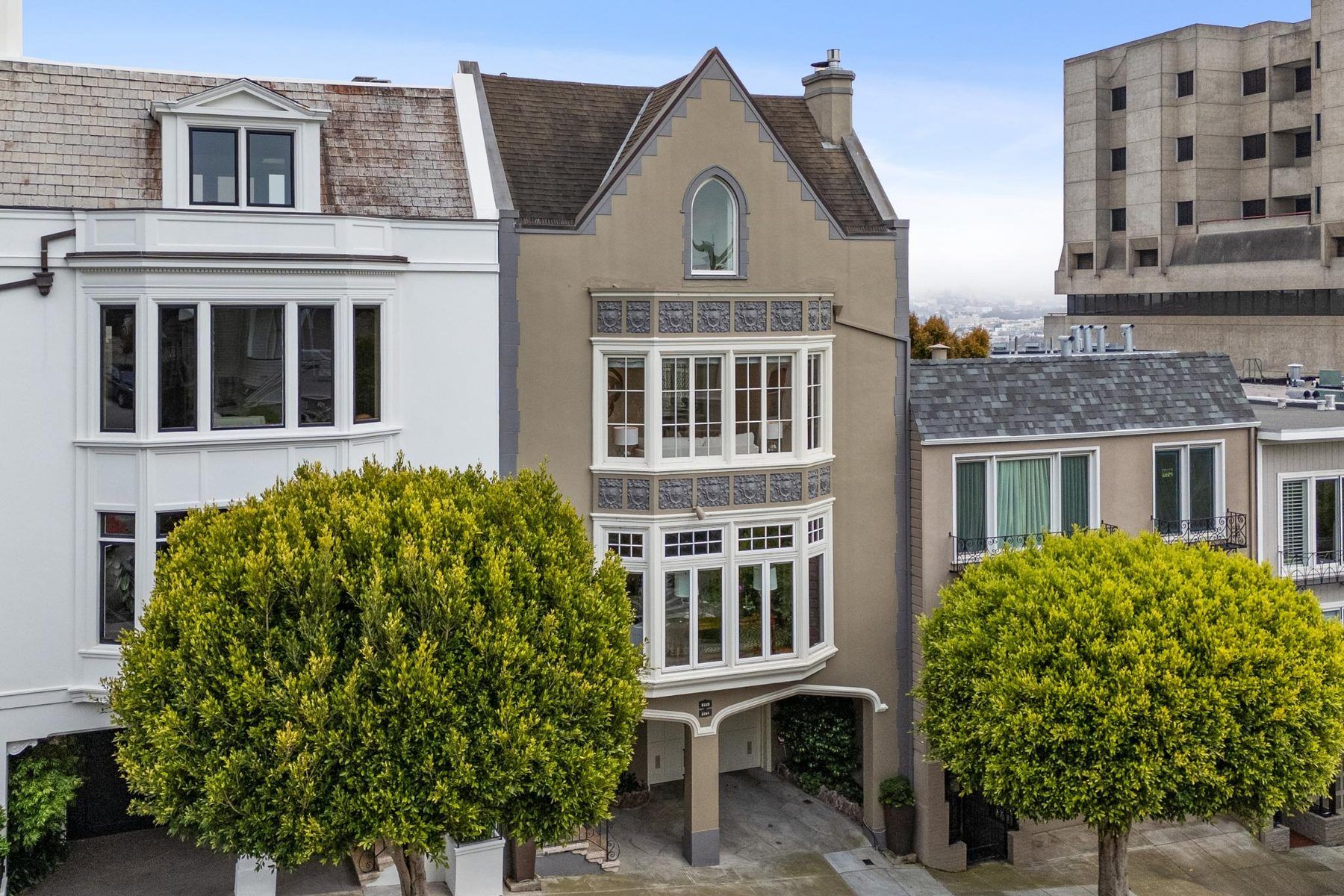 A classic San Francisco building on Clay Street